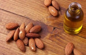 Como combater olheiras - ÓLEO DE AMÊNDOA